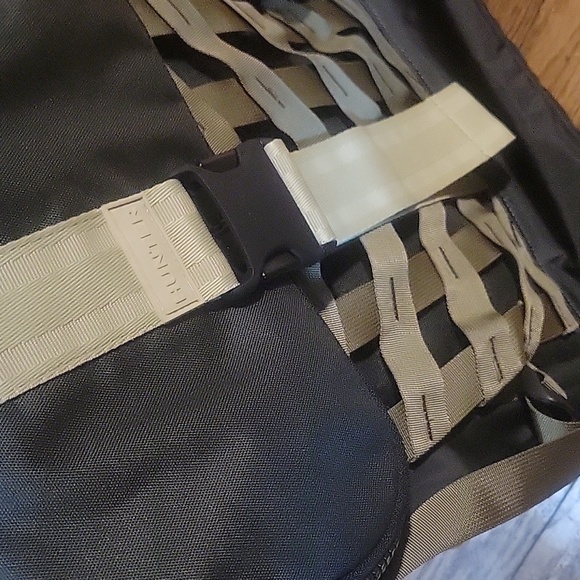 Hunter Backpack - Picture 8 of 9